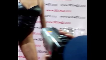 Analia lipha bailando de conejita