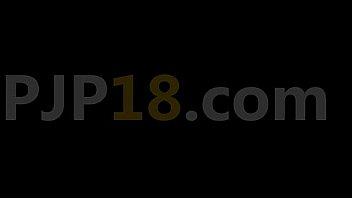 Self preasuring with toys on the kitchen