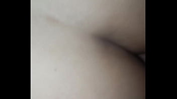 Sexo anal en el baño con mi hermanastro