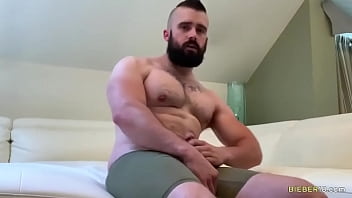 Beating That Big Dick In A Solo Set thumbnail