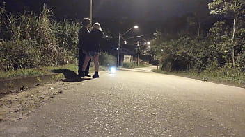 Blowjob on the street with police