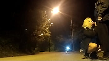 Blowjob on the street with police