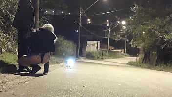 Blowjob on the street with police