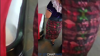 Encuentro sola por la carretera a esta chapina nalgona el novio me hizo un favor al enojarse con ella