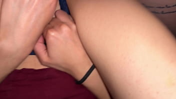 Jugando con la tanga de mi mujer terminamos follando real sex amateur