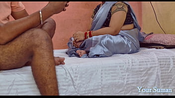 Stepmom ki chut mai pani dal diya