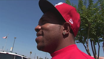 Victoria is a hefty brunette with pleasure rolls to grab while fucking her hd scene