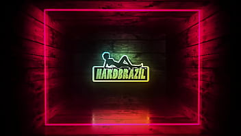 Tentantiva de anal com a fofinha kn bombom