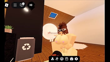 Reviento el coño de una putita por ser insistente