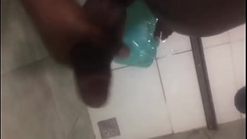 Punheteiro Gozando thumbnail