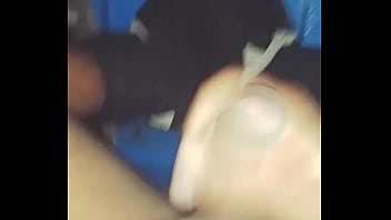 Sacando la leche caliente