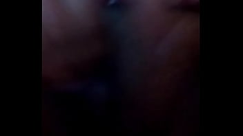 Le gusta mandarme videos tocándose