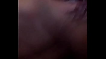 Le gusta mandarme videos tocándose