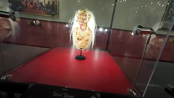 I want boobs like she has