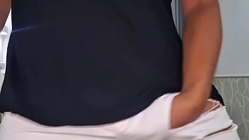 Assolo sborrata sega cazzo enorme in primo piano con intenso orgasmo