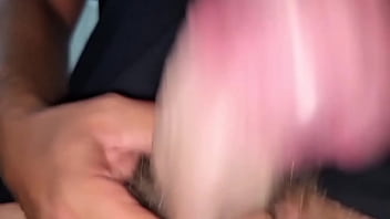 Assolo sborrata sega cazzo enorme in primo piano con intenso orgasmo