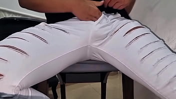 Assolo sborrata sega cazzo enorme in primo piano con intenso orgasmo