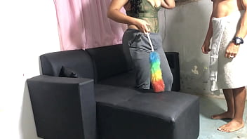 Joven no se aguanta al enorme culo de la sirvienta guatemalteca