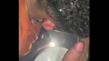 Estamos No Meio Da Boate E Ele Me Chamou Pra Ir Ao Banheiro Parte 1 thumbnail