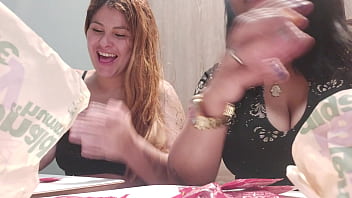 Peladinhas No Drive Thru Casadinhas Putas Dão Show No Méqui E Segurança Quer Entrar Na Foda thumbnail