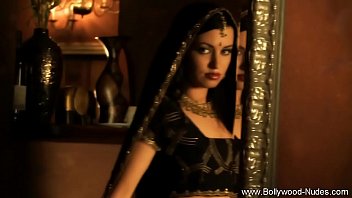 Listen to her heart dance