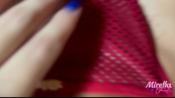 Amigos novinhos ficam sozinhos em casa e perdem virgindade