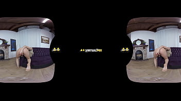 Virtualpee hottie uses a vibrator to get off and has fun in her piss