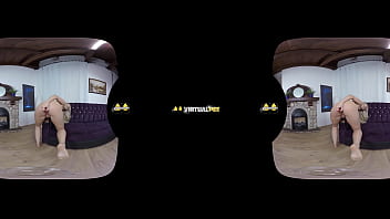 Virtualpee hottie uses a vibrator to get off and has fun in her piss