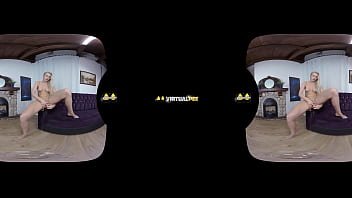 Virtualpee hottie uses a vibrator to get off and has fun in her piss