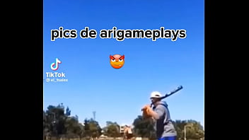 Pics de ari game plays hot