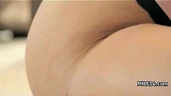 Hot cougar bangs cub