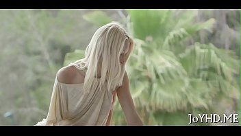 Teenie craves for oral sex joy