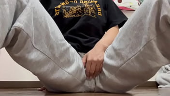 寝る前に誰かとオナ電したいな 今日も寝巻きでオナニーして気持ちよかったです