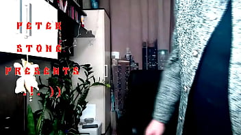 A mature whore aim an abyss of charm and an anal plug in the ass