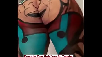 Sexy iluvtokyo walks and twerks