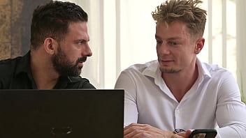 Naughty cat burglar athenea rose offers every hole in dp gangbang gp3273