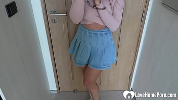 Brunette likes to fuck in doggy