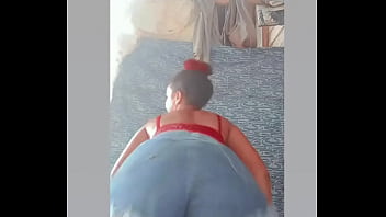 Flavia bailando culo de teen