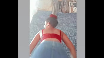 Flavia bailando culo de teen
