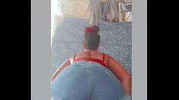 Flavia bailando culo de teen
