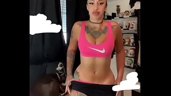 Caliente perra te pondra la verga dura Caliente perra te pondra la verga dura