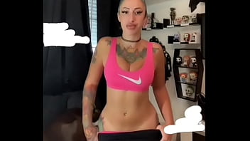 Caliente perra te pondra la verga dura