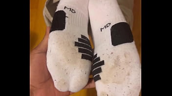 Imagine the smell from the dirty socks kinkydannyxxx #malefeet #guysfeet #gayfootfetish #gayfeet