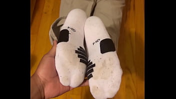 Imagine the smell from the dirty socks kinkydannyxxx #malefeet #guysfeet #gayfootfetish #gayfeet