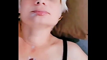 J'ai soif tu as pascenvie de te vider sur mon visage ou dans ma bouche