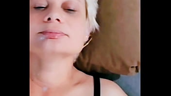 J'ai soif tu as pascenvie de te vider sur mon visage ou dans ma bouche