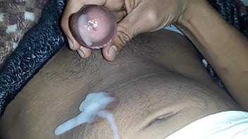 Mi semen caliente saliéndose con intensidad