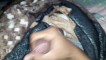 Mi semen caliente saliéndose con intensidad