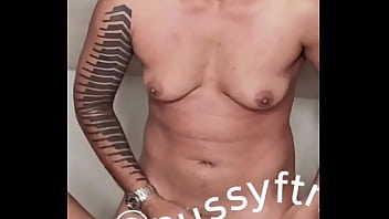 I miss doing this i wanted a dick to bite with my pussy who wants it