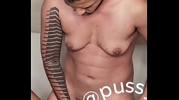 I miss doing this i wanted a dick to bite with my pussy who wants it